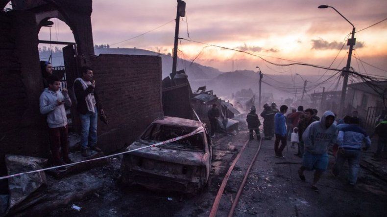 Chile: incendio de Valparaíso está prácticamente controlado