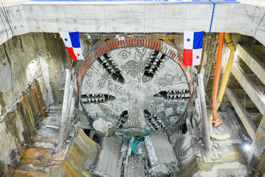 Culminan culmina túnel del Metro Línea 3