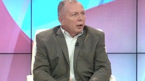 Denuncian retención de buses privados en puerto