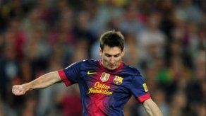 Barcelona gana y sigue líder