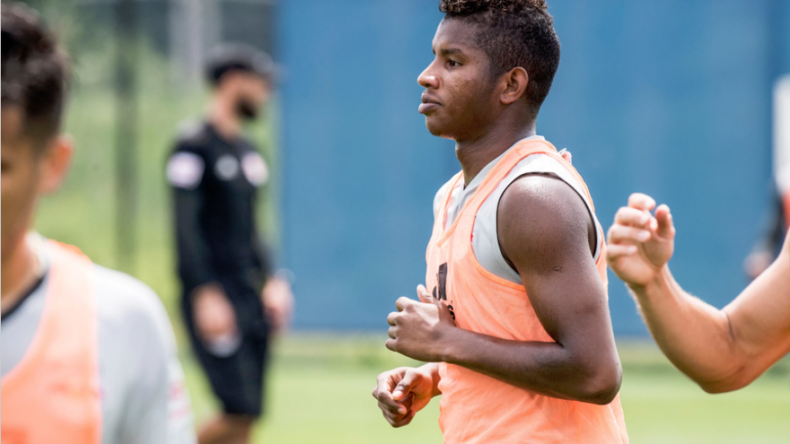 Fidel Escobar ya entrena junto a sus compañeros en NY Red Bulls