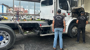 Policía Nacional recupera camión del Estado con documentos falsificados. Policía Nacional recupera camión del Estado con documentos falsificados.