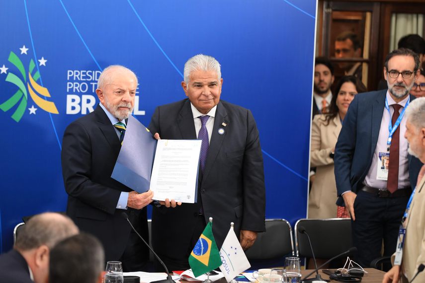 Presidente Mulino y Lula analizan adhesión de Brasil