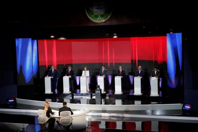 Candidatos a la Presidencia de Panamá se miden en su primer debate