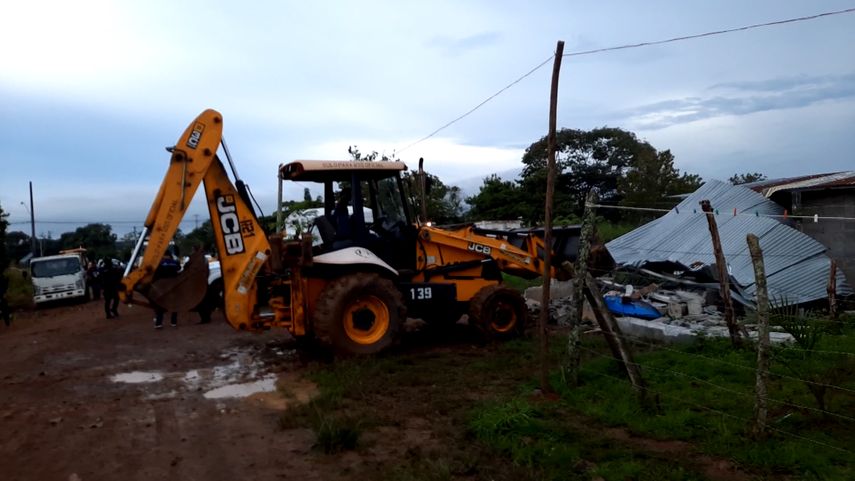 Desalojo en el corregimiento de Playa Leona