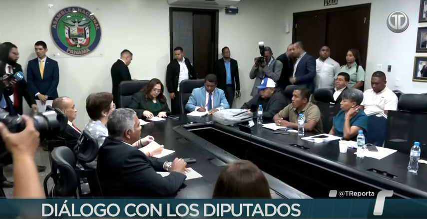 Dirigentes sindicales de Bocas del Toro y&nbsp; diputados de la Asamblea Nacional