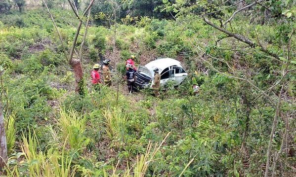 Vehículo cayó a un barranco en Las Tablas, varios heridos