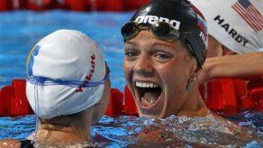 Rusa Efimova impone récord del mundo en 50 pecho