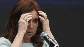 Expresidenta argentina regresa a Cuba para visitar a su hija enferma