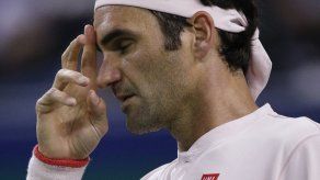 Federer vuelve a sufrir en Shanghái