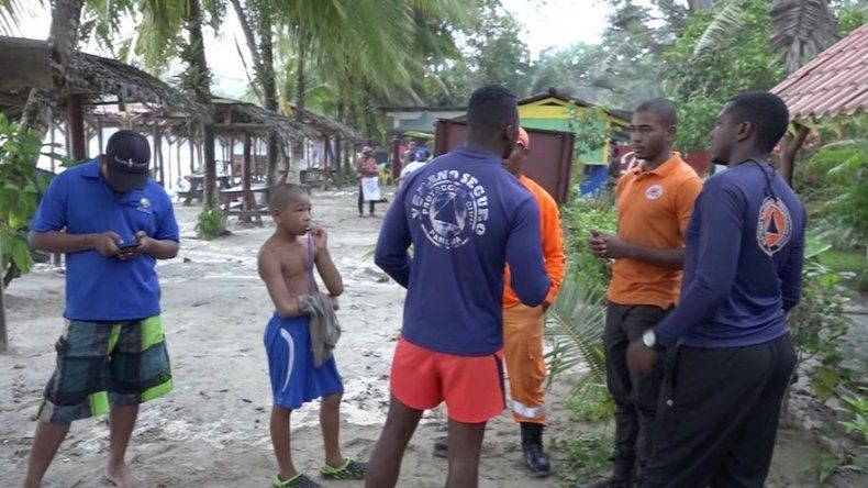 Continúa la búsqueda de menor desaparecido en Playa La Angosta