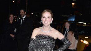 Julianne Moore recibe Globo de Cristal del festival de cine de Karlovy Vary