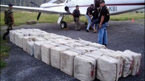 Policía destruye cultivo de coca y laboratorio en Quito