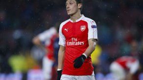 Arsenal intenta rescatar una pésima semana ante el Everton
