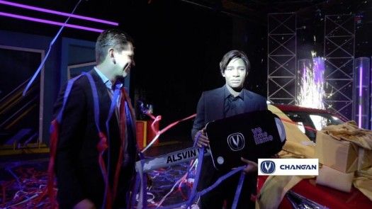 Ricardo Montaner recibe las llaves su auto
