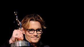 Johnny Depp gana premio al maquillaje