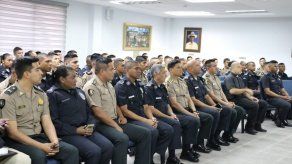 Cadetes peruanos visitan escuela de oficiales de Policía Nacional Cadetes peruanos visitan escuela de oficiales de Policía Nacional
