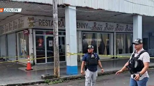 Asesinan a un hombre en Colón frente a un restaurante. Asesinan a un hombre en Colón frente a un restaurante.