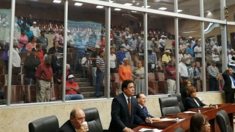Proyecto que otorga bono extraordinario a jubilados pasa a tercer debate