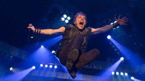 El cantante de Iron Maiden curado de un cáncer de lengua