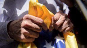 Senadores de EEUU proponen ley integral para atajar la crisis venezolana