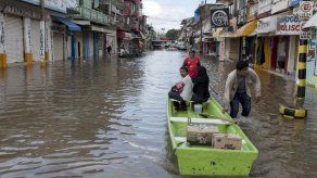 Ojo del huracán Willa toca tierra en costa oeste de México