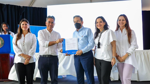 Presidente Laurentino Cortizo junto con Ministra del MIDES, María Inés Castillo durante la sanción de Ley
