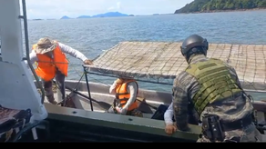 La Policía Nacional rescata embarcación a la deriva cerca del puente de las Américas. La Policía Nacional rescata embarcación a la deriva cerca del puente de las Américas.