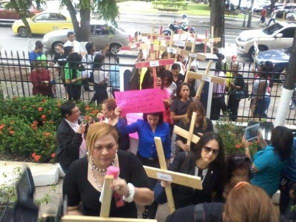 Frente Femenino del PRD solicita creación de Fiscalía contra Violencia de Genero