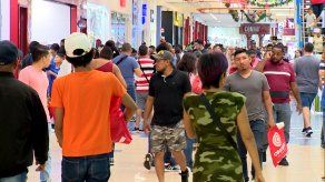 Compradores aprovechan ofertas durante el Black Friday