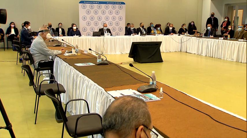 Mesa de diálogo por la CSS.