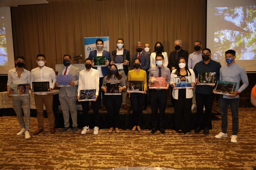 La SENACYT premia a los ganadores del ConcursoNacional de Fotografía Científica “FotoCiencia” 2021