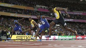 Gatlin amarga el adiós de Bolt en el Mundial de atletismo