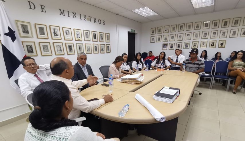 MEDUCA se compromete en continuar la construcción del C.E.B.G. Los Pozos