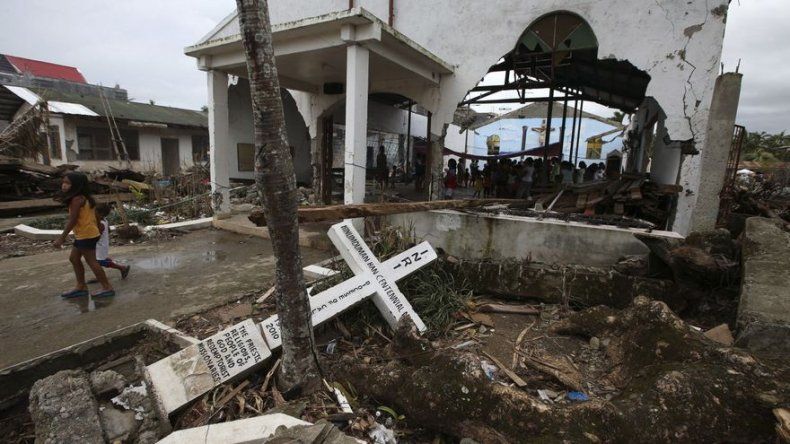 Reconstrucción de áreas devastadas por tifón en Filipinas llevará entre 3 y 5 años