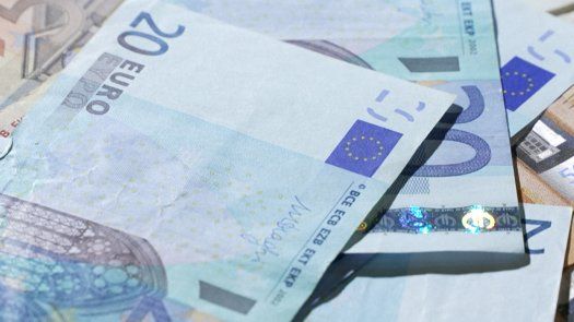 El euro en su nivel más bajo en 20 años frente al dólar