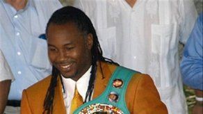 Lewis encabeza lista de exaltados a salón de la fama