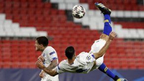 Chelsea a semis pese a gol espectacular de Porto