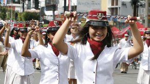 Desfile en Calle 50