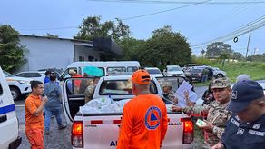 Policía Nacional en busca del mayor Isaac Cano tras deslizamientos de tierra Policía Nacional en busca del mayor Isaac Cano tras deslizamientos de tierra