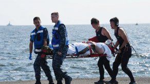 Buscan a siete marinos de destructor de EEUU que chocó en el mar