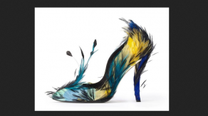 Las sofisticadas plumas de la alta costura inundan Museo de la Moda Amberes