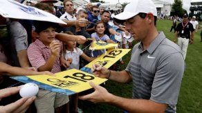 Spieth busca hazaña; McIlroy acapara la atención