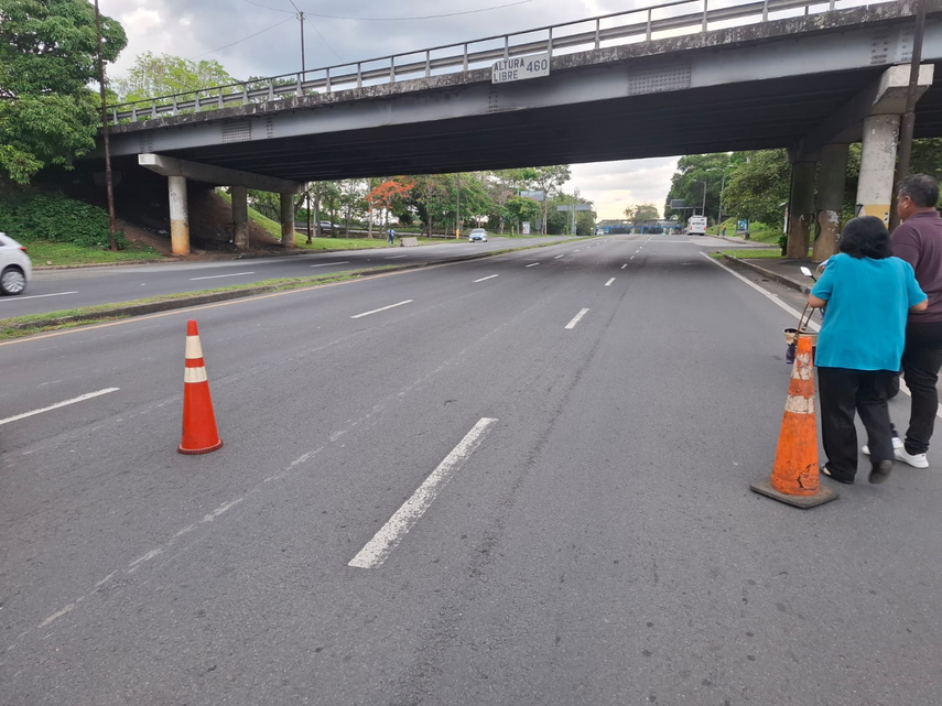 Cierre en ambos carriles de la vía Transístmica.