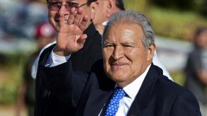 El Presidente salvadoreño concluirá gestión de espaldas a los desplazados