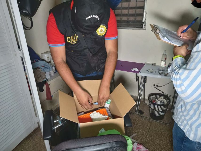 La diligencia de allanamiento se realizó en conjunto con funcionarios del Ministerio Público.