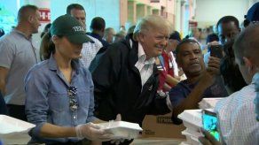 Trump regresa a visitar a víctimas de Harvey