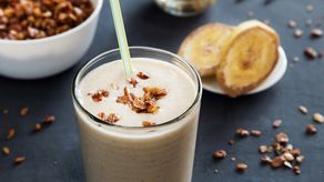 Cómo preparar un licuado de proteína para ganar masa muscular