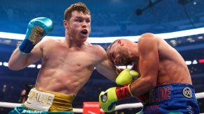 Canelo Álvarez con Billy Joe Saunders