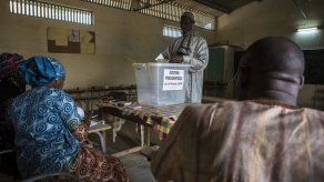 Senegal decide sobre la reelección del presidente Sall